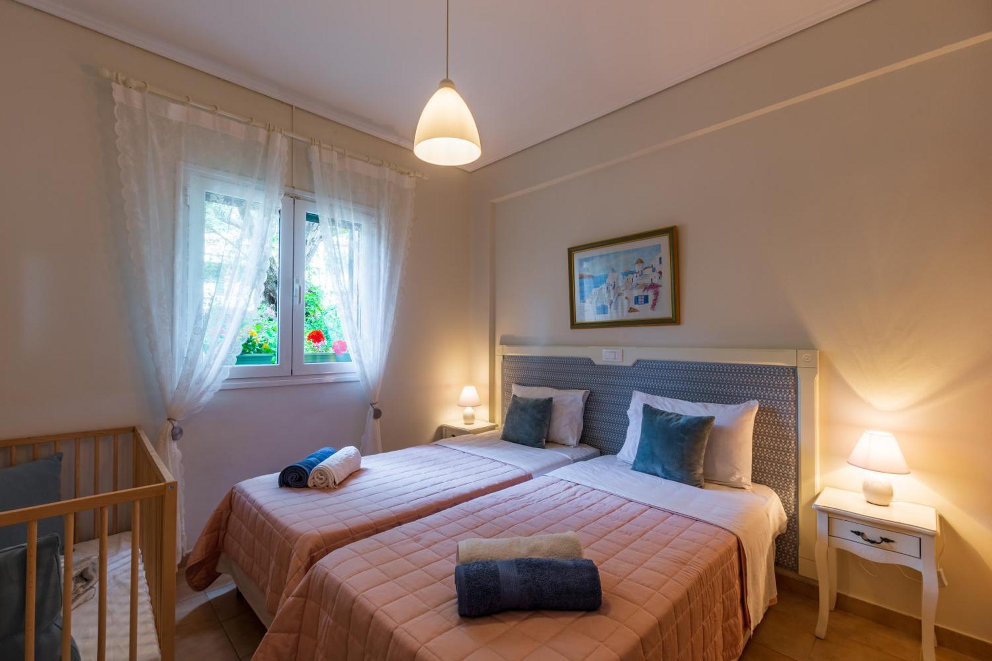 Barbati Seafront Luxury Suites Ngoại thất bức ảnh