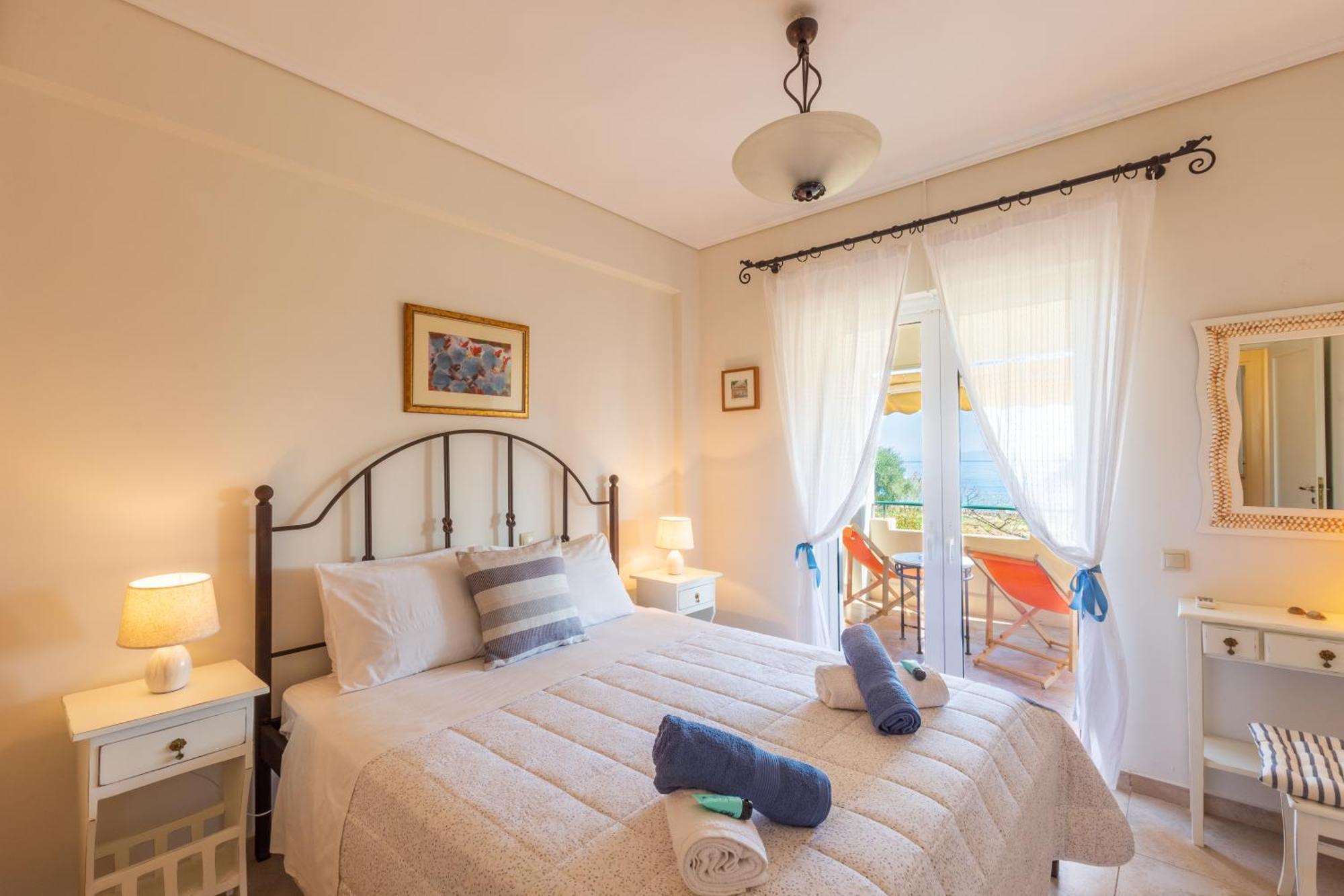 Barbati Seafront Luxury Suites Ngoại thất bức ảnh